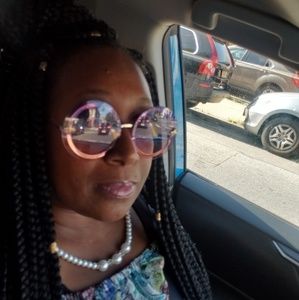 Meet your Posher, Thomasina